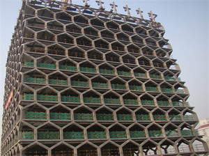 提升鋼構(gòu)高層平面形狀的抗風(fēng)性能